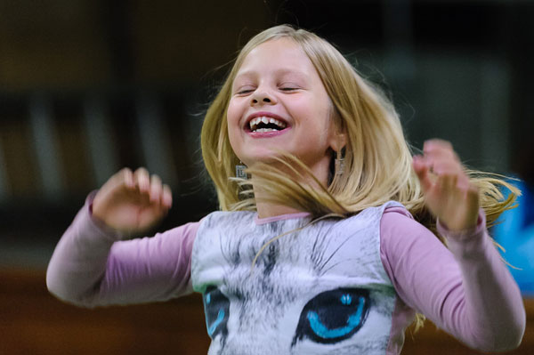 Aerobics les aan kinderen op donderdagavond